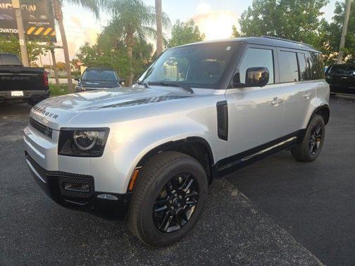 2024 Land Rover Defender X-Dynamic SE