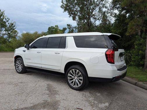 2021 GMC Yukon XL SLT