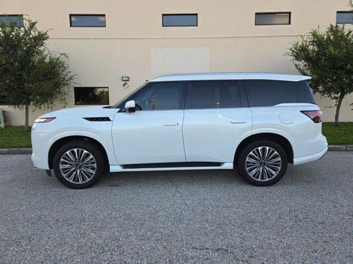 2025 INFINITI QX80 SENSORY AWD