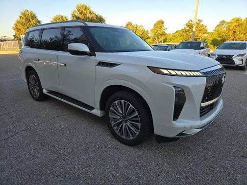 2025 INFINITI QX80 SENSORY AWD