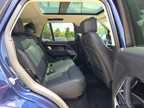 2023 Land Rover Range Rover P530 SE