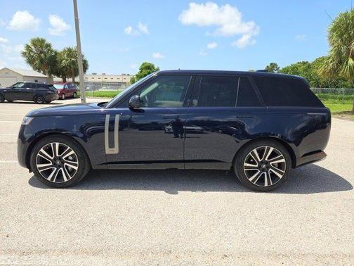2023 Land Rover Range Rover P530 SE