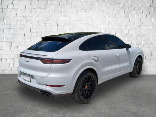 2023 Porsche Cayenne Platinum Edition