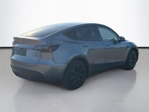 2025 Tesla Model Y Long Range Dual Motor All-Wheel Drive
