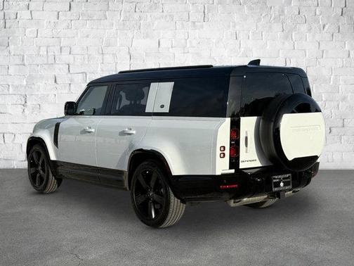 2024 Land Rover Defender 130 P400 X-Dynamic SE