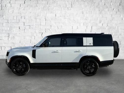 2024 Land Rover Defender 130 P400 X-Dynamic SE