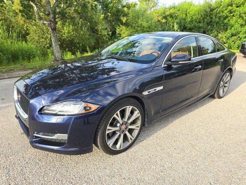 2019 Jaguar XJ R-Sport