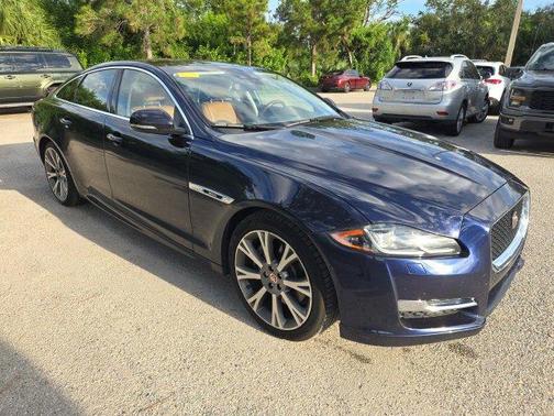 2019 Jaguar XJ R-Sport
