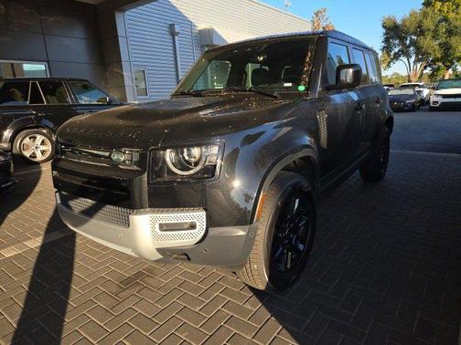 2025 Land Rover Defender 110 P300