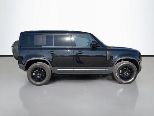 2025 Land Rover Defender 110 P300