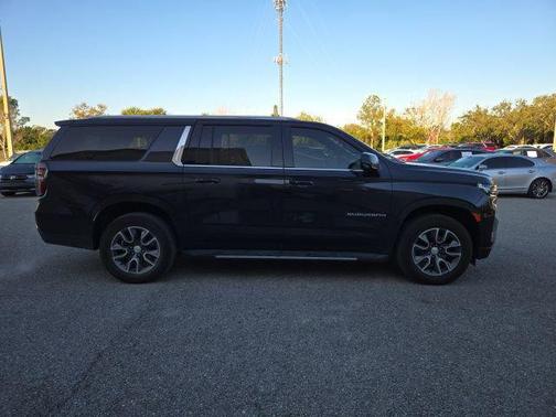 2024 Chevrolet Suburban LT