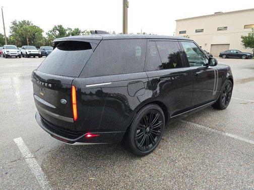 2023 Land Rover Range Rover P530 SE