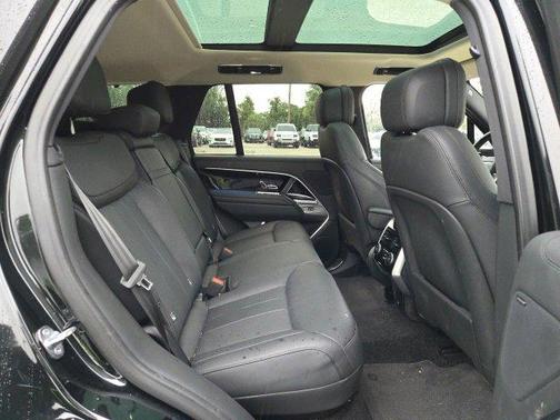 2023 Land Rover Range Rover P530 SE