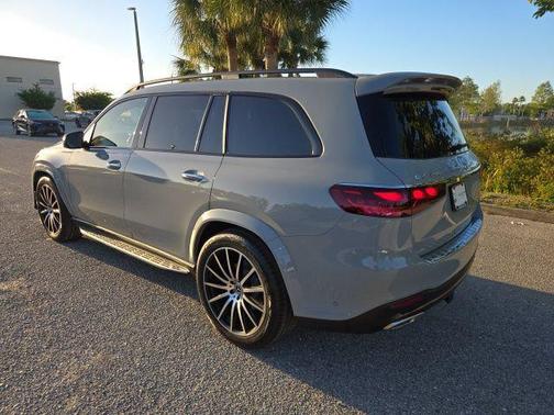MANUFAKTUR Alpine Grey 2025 Mercedes-Benz GLS 580 4MATIC