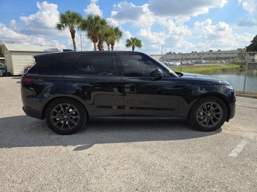 2023 Land Rover Range Rover Sport SE