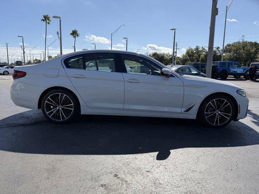 2021 BMW 530 530i