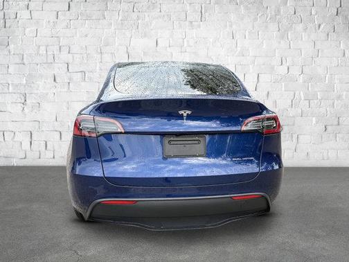 2024 Tesla Model Y Long Range Dual Motor All-Wheel Drive
