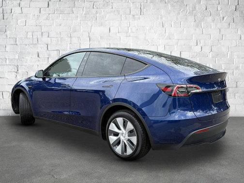 2024 Tesla Model Y Long Range Dual Motor All-Wheel Drive