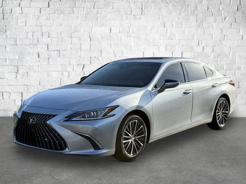 2023 Lexus ES 300h Base