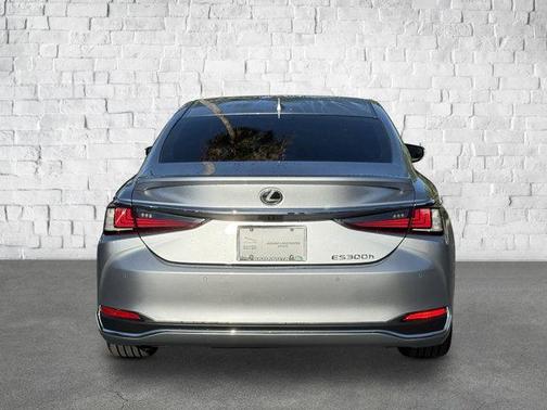 2023 Lexus ES 300h Base