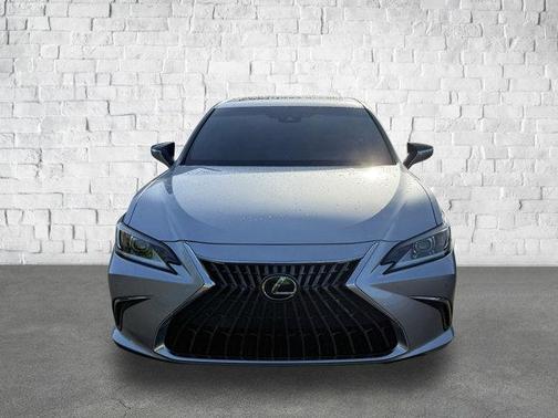 2023 Lexus ES 300h Base