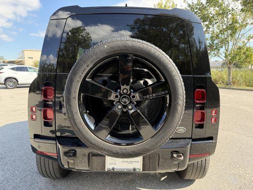 2023 Land Rover Defender 110 X-Dynamic SE