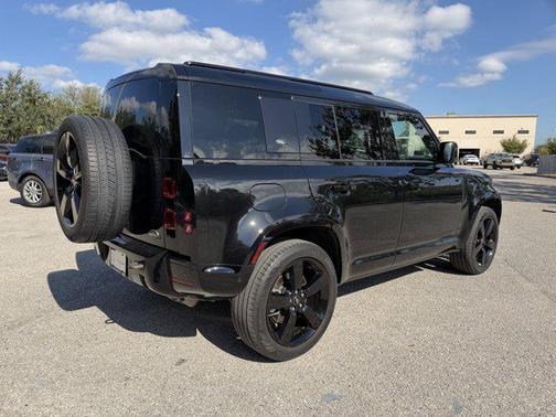 2023 Land Rover Defender 110 X-Dynamic SE
