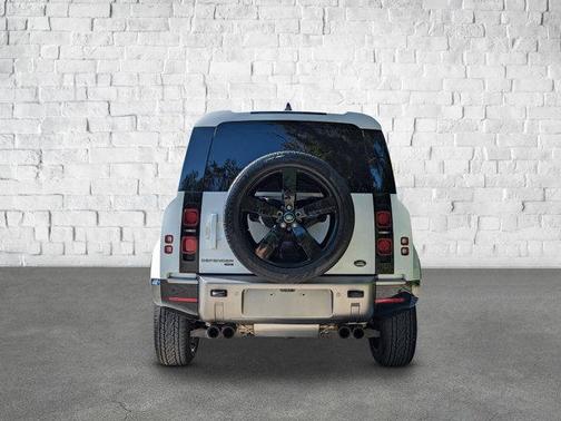 2022 Land Rover Defender 110 X-Dynamic SE