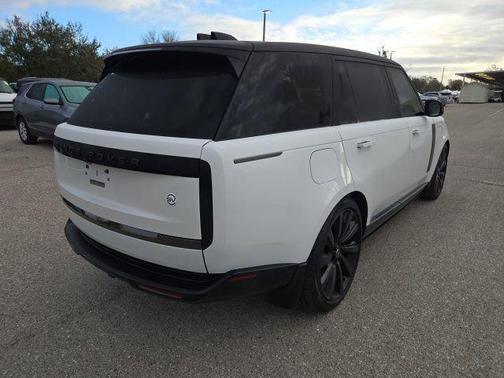 2023 Land Rover Range Rover SV