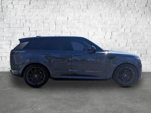 2023 Land Rover Range Rover Sport SE