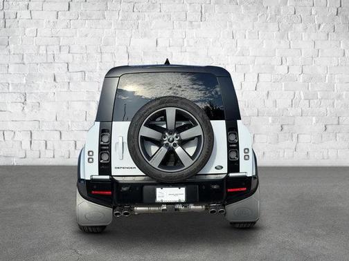 2023 Land Rover Defender 110 V8