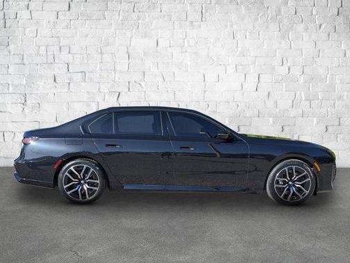 2023 BMW 760 i xDrive