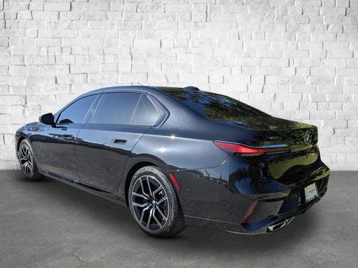 2023 BMW 760 i xDrive