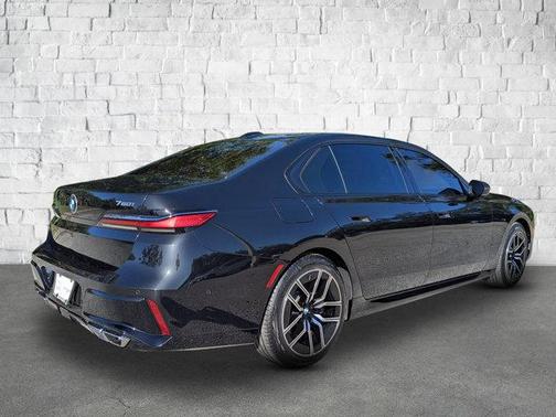 2023 BMW 760 i xDrive