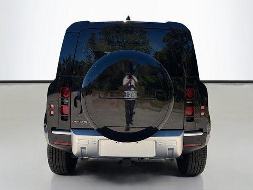 2024 Land Rover Defender 110 P300