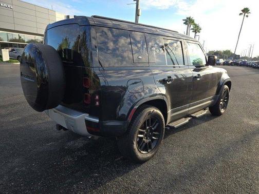 2024 Land Rover Defender 110 P300