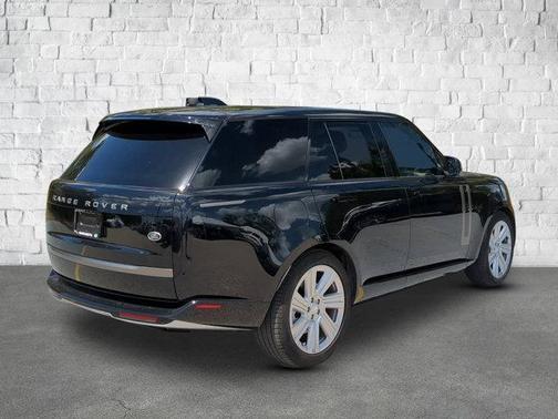 2023 Land Rover Range Rover P530 SE