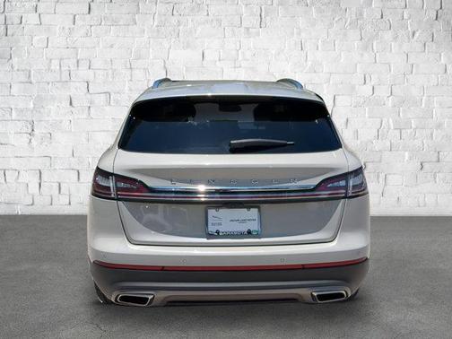 2022 Lincoln Nautilus Standard