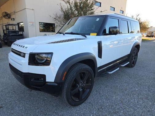 2023 Land Rover Defender 130 X-Dynamic SE