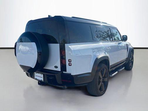 2023 Land Rover Defender 130 X-Dynamic SE