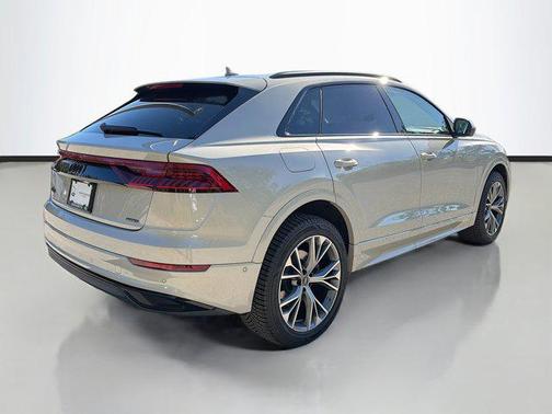 2022 Audi Q8 55 Premium