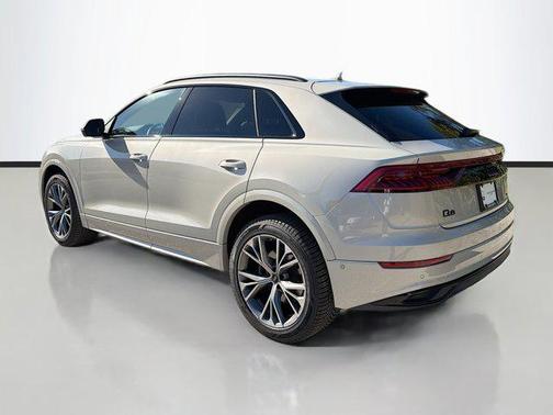 2022 Audi Q8 55 Premium