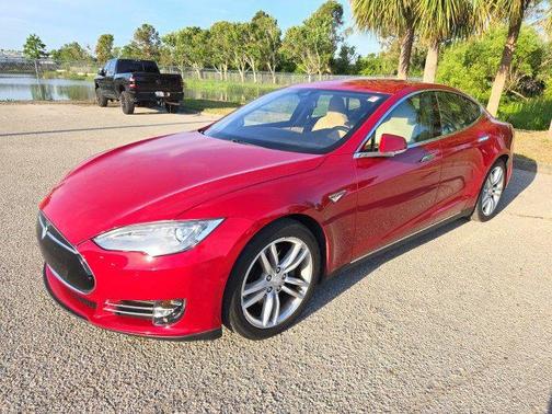 2015 Tesla Model S 85D
