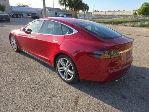 2015 Tesla Model S 85D