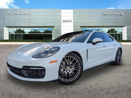 2022 Porsche Panamera 4 Platinum Edition