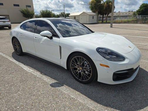 2022 Porsche Panamera 4 Platinum Edition