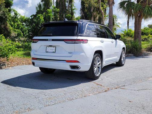 2025 Jeep Grand Cherokee Summit