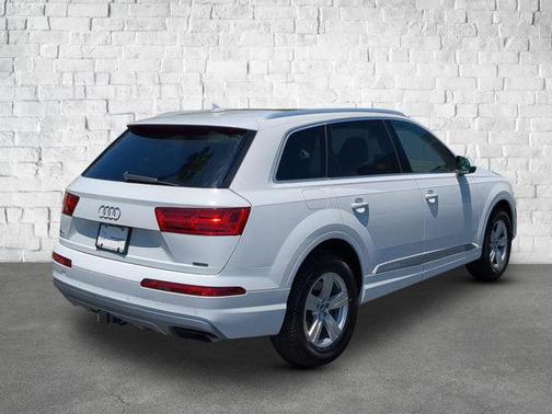 2019 Audi Q7 45 Premium Plus