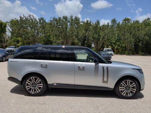 2023 Land Rover Range Rover P530 SE