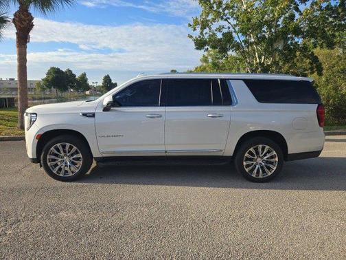 2021 GMC Yukon XL SLT